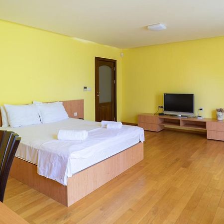 Central Flat With Monster Living Room Varna Bagian luar foto