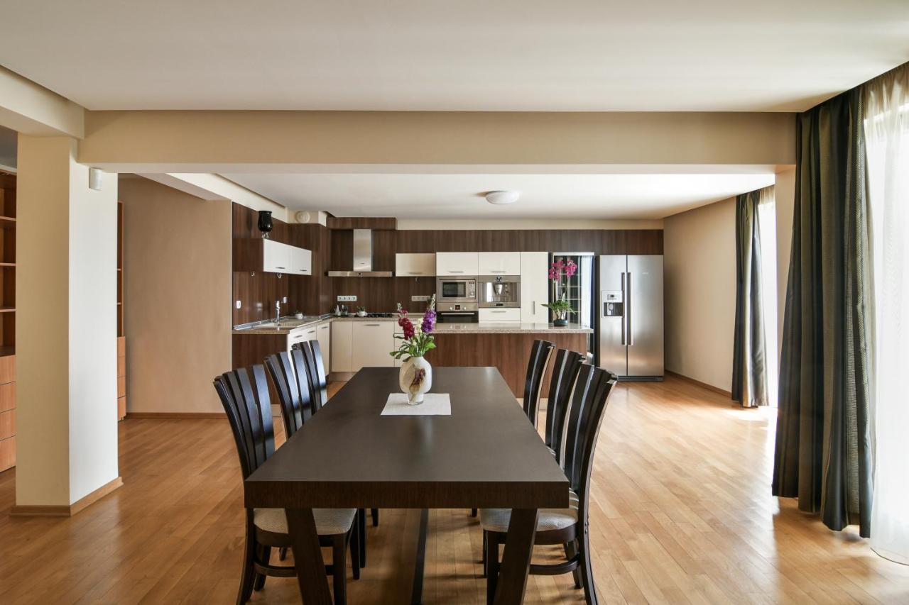 Central Flat With Monster Living Room Varna Bagian luar foto