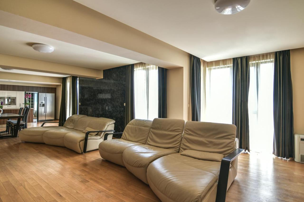 Central Flat With Monster Living Room Varna Bagian luar foto