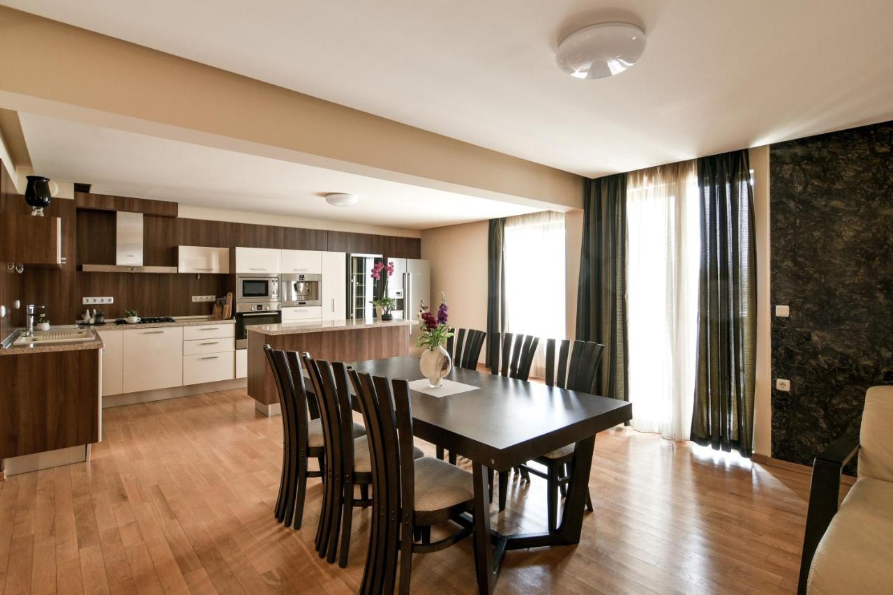 Central Flat With Monster Living Room Varna Bagian luar foto