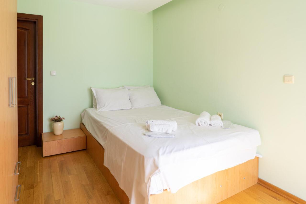 Central Flat With Monster Living Room Varna Bagian luar foto